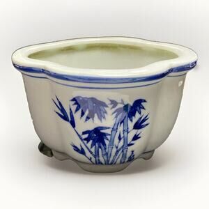 Vintage AAA Imports Blue And White Chinoiserie Footed Planter Bamboo Design